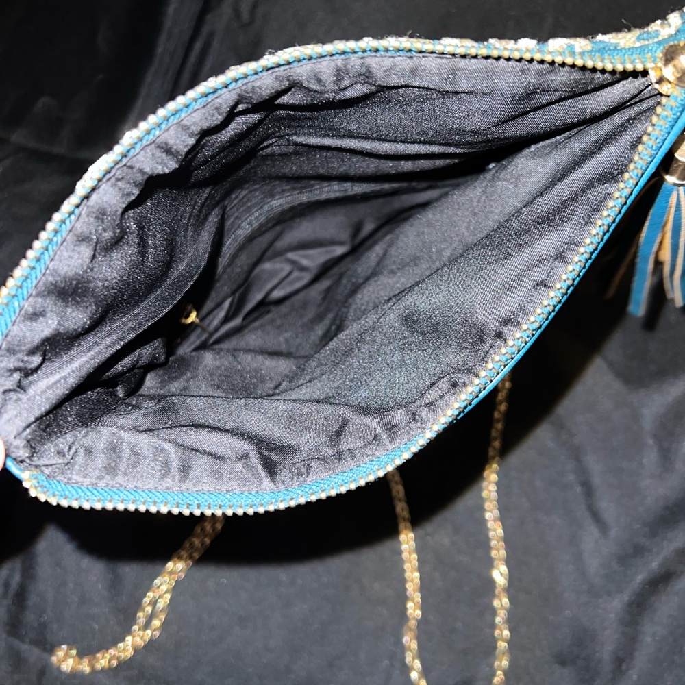 Francesca’s Lace Overlay Clutch Teal NWT - Picture 9 of 9